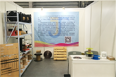 Postopek izdelave palet iz vezanega lesa